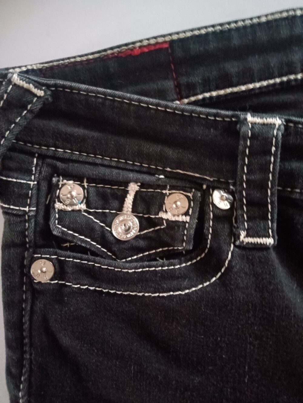 True Religion Becca Bootcut Jeans Black Dark Rinse Wash Size 28 EUC - Picture 9 of 12